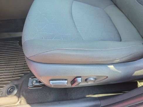 Used 2022 Toyota RAV4 XLE w/ Convenience Package AWD/4WD image 28