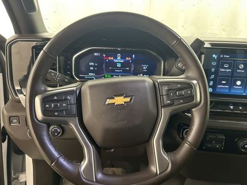 Used 2024 Chevrolet Silverado 3500 LT image 9