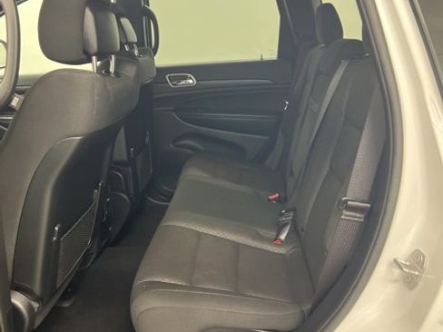 Used 2020 Jeep Grand Cherokee Laredo image 17