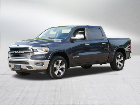 Used 2019 RAM 1500 Laramie AWD/4WD image 3