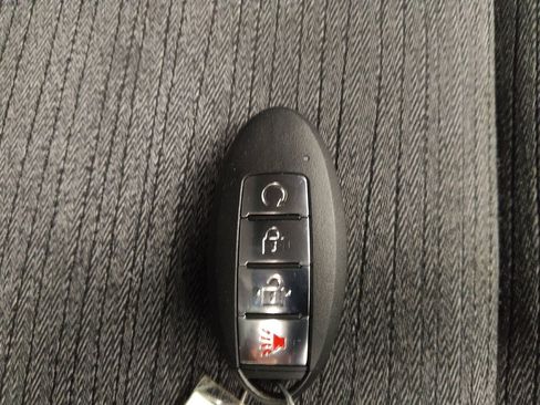 Used 2021 Nissan Rogue SV image 32