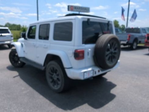 Used 2021 Jeep Wrangler Unlimited Sahara AWD/4WD image 30