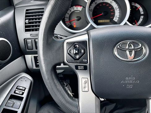 Used 2015 Toyota Tacoma Base w/ TRD Off-Road Package image 14