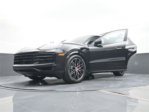 Certified 2026 Porsche Cayenne S image 31