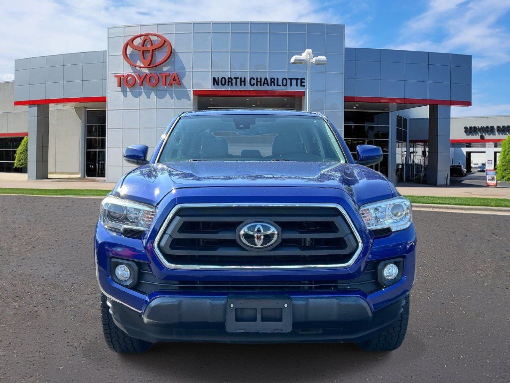 Used 2022 Toyota Tacoma SR5 RWD image 3