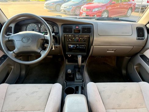 Used 2002 Toyota 4Runner SR5 AWD/4WD image 12