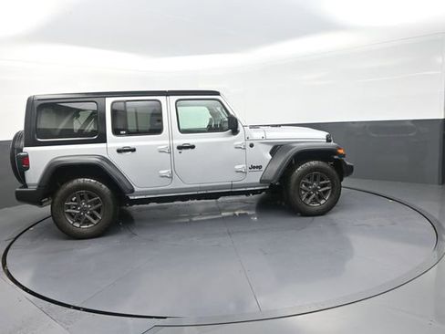 Used 2024 Jeep Wrangler Unlimited Sport AWD/4WD image 20