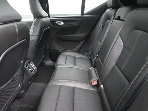 Used 2023 Volvo XC40 B4 Ultimate FWD image 18