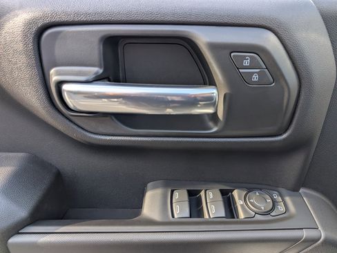 Used 2025 Chevrolet Silverado 1500 Custom image 15