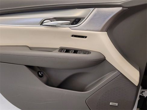 Used 2020 Cadillac XT5 Premium Luxury image 16