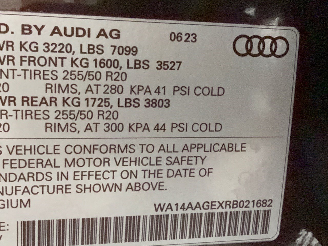 Used 2024 Audi Q8 e-tron Premium AWD/4WD image 32
