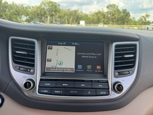 Used 2018 Hyundai Tucson SEL Plus AWD/4WD image 19