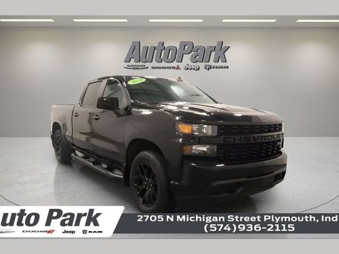 Used 2020 Chevrolet Silverado 1500 Custom w/ Custom Value Package AWD/4WD image 1