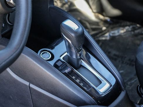 Used 2021 Nissan Kicks S image 4