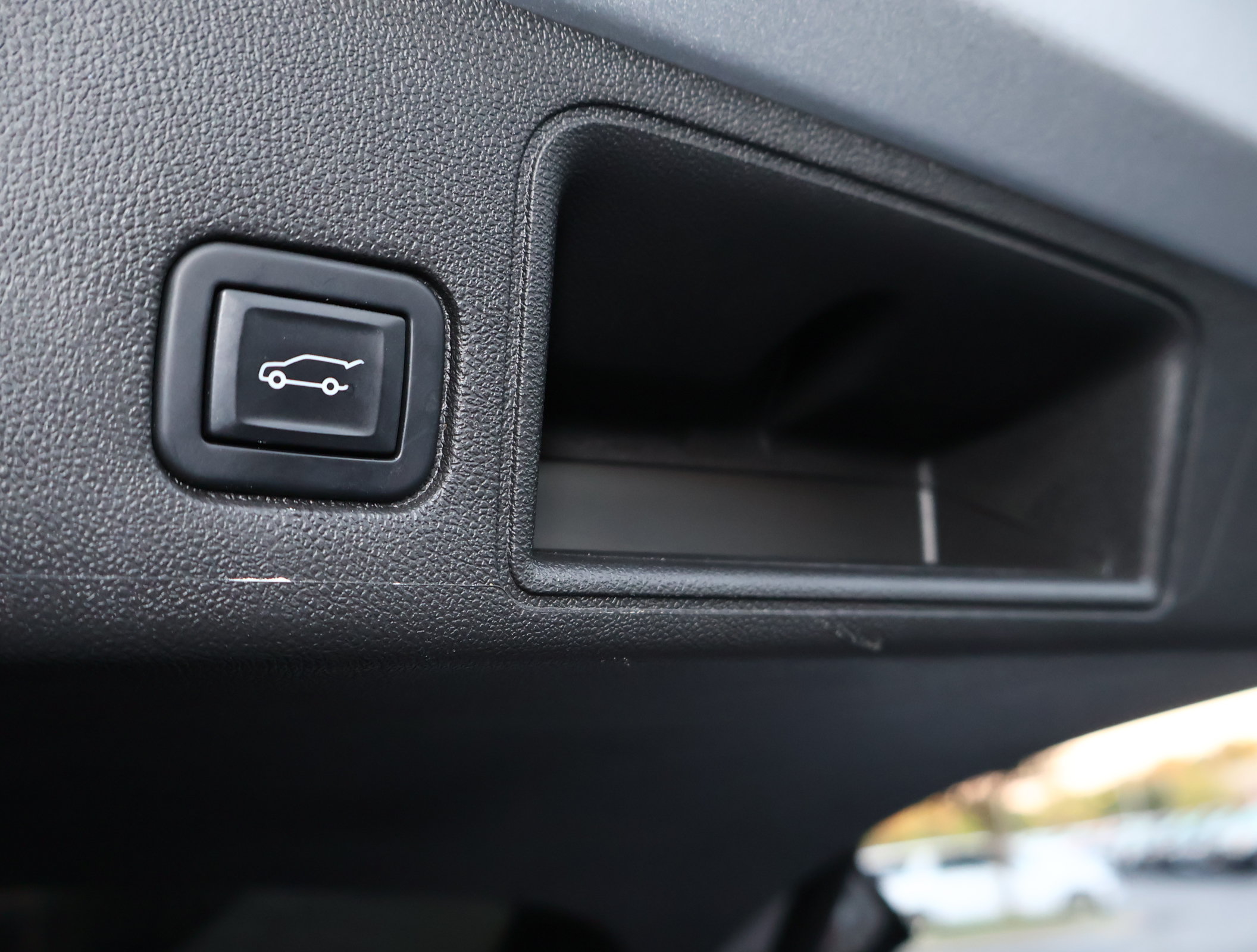 Used 2022 GMC Terrain SLT w/ Infotainment Package II FWD image 29