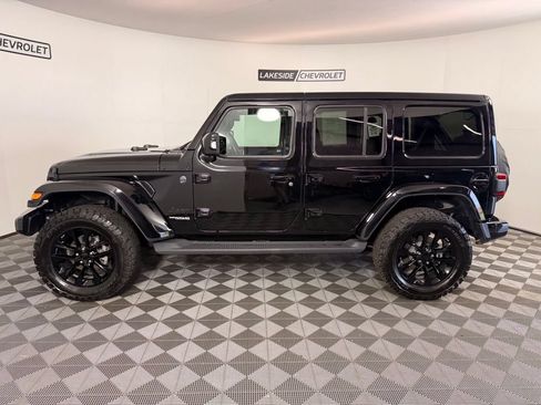 Used 2022 Jeep Wrangler Unlimited Sahara AWD/4WD image 3