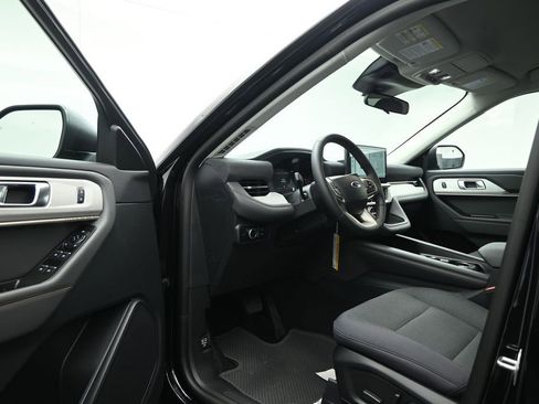 New 2026 Ford Explorer Active image 8