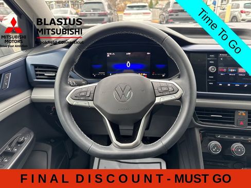 Used 2023 Volkswagen Taos SE AWD/4WD image 30