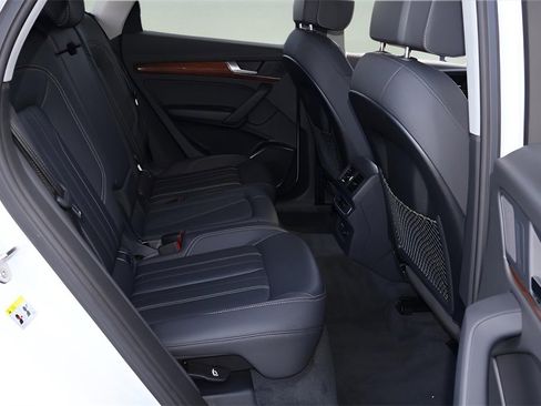 Used 2023 Audi Q5 2.0T Premium w/ Convenience Package image 17