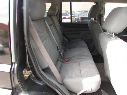 Used 2007 Jeep Commander Sport RWD image 14