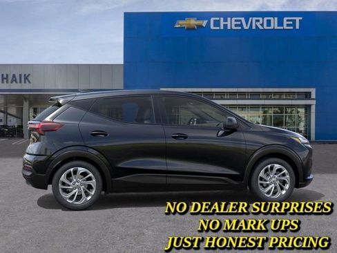 New 2027 Chevrolet Bolt LT w/ Comfort Package FWD image 5