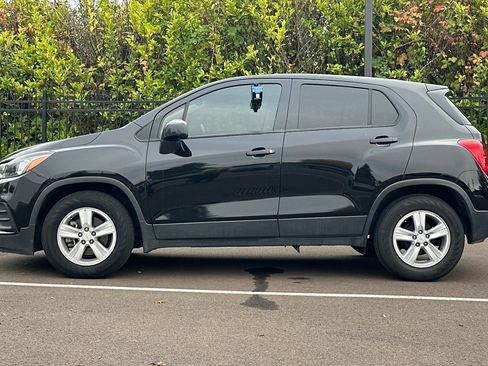 Used 2020 Chevrolet Trax LS w/ Tint and Cruise Package image 7