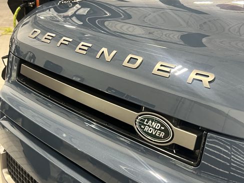 Used 2024 Land Rover Defender 110 X-Dynamic SE AWD/4WD image 33