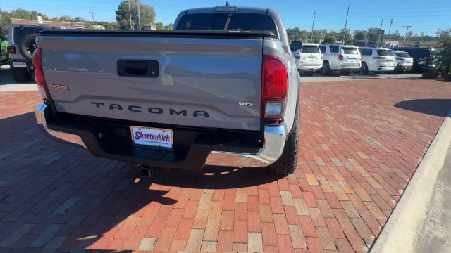 Used 2019 Toyota Tacoma TRD Off-Road AWD/4WD image 9