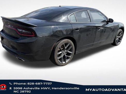 Used 2019 Dodge Charger SXT w/ Blacktop Package image 3