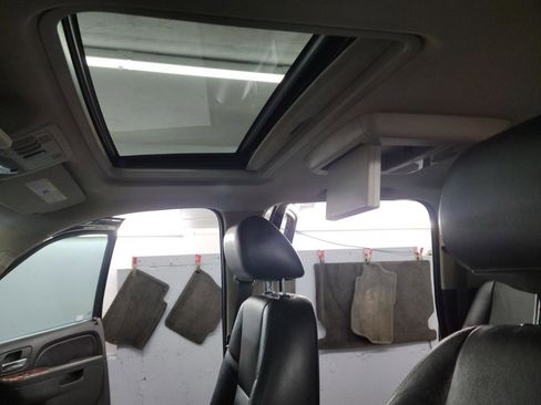 Used 2014 Chevrolet Suburban LTZ image 14