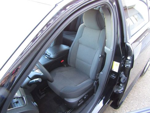 Used 2017 Ford Taurus SEL image 35