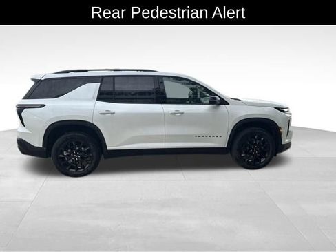 Used 2025 Chevrolet Traverse LT w/ Midnight/Sport Edition AWD/4WD image 9