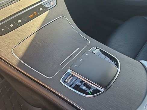 Used 2022 Mercedes-Benz GLC 300 4MATIC w/ Multimedia Package Lite image 16