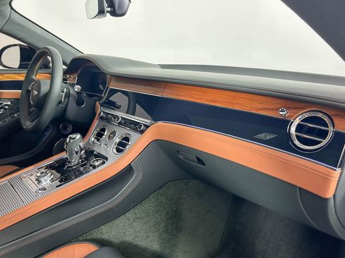 Used 2024 Bentley Continental GT Azure image 30