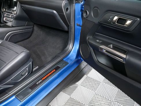 Used 2021 Ford Mustang Shelby GT500 w/ Technology Package image 20