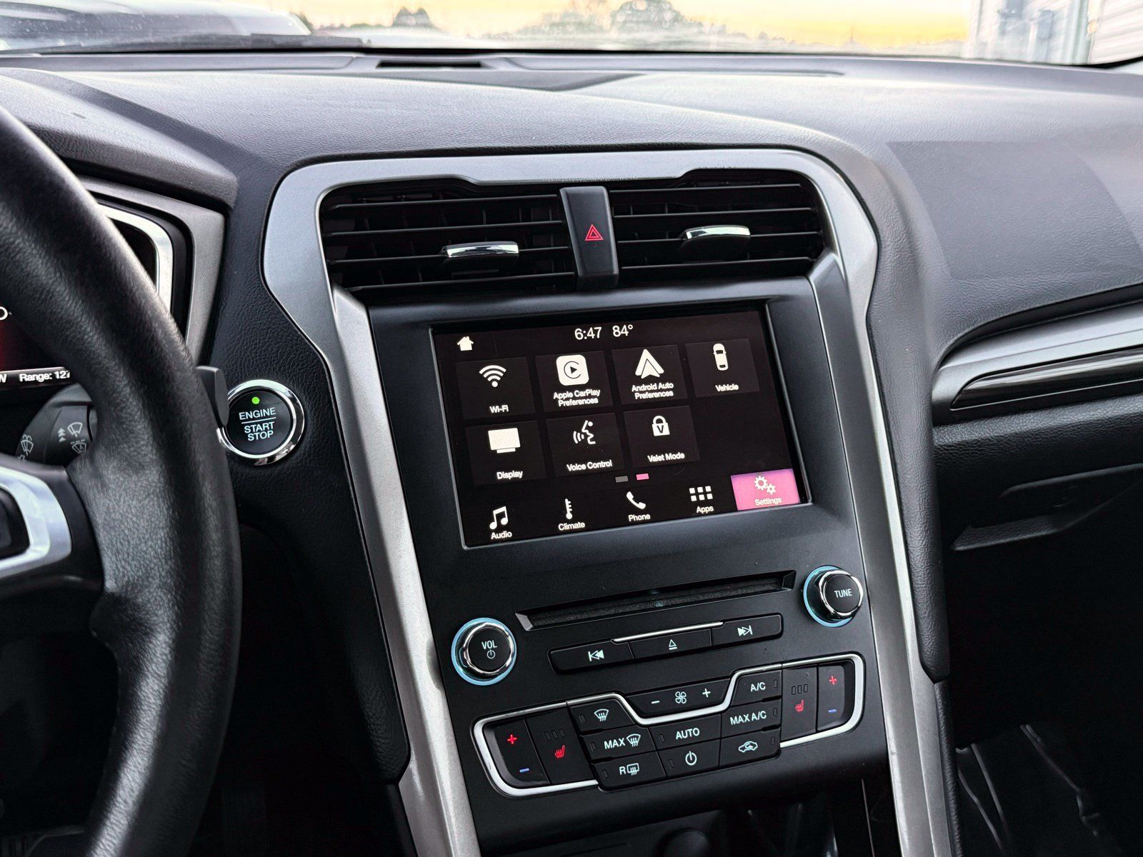 Used 2018 Ford Fusion SE w/ Equipment Group 602A FWD image 34