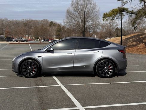 Used 2024 Tesla Model Y Performance image 6