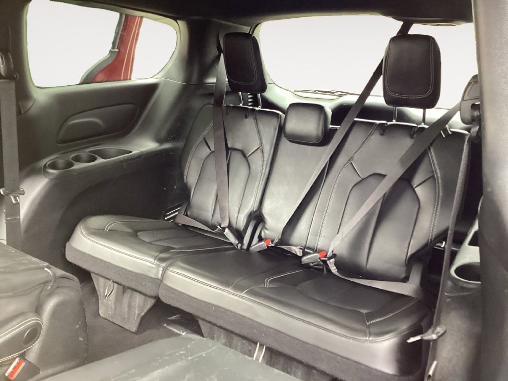 Used 2023 Chrysler Pacifica Touring-L w/ S Appearance Package FWD image 16