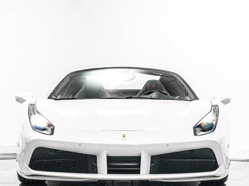 Used 2018 Ferrari 488 Spider RWD image 4