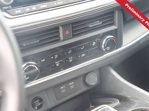 Used 2025 Nissan Rogue S FWD image 21