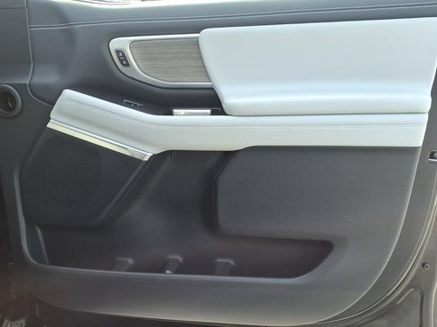 Used 2025 Ford Expedition Max Platinum AWD/4WD image 14