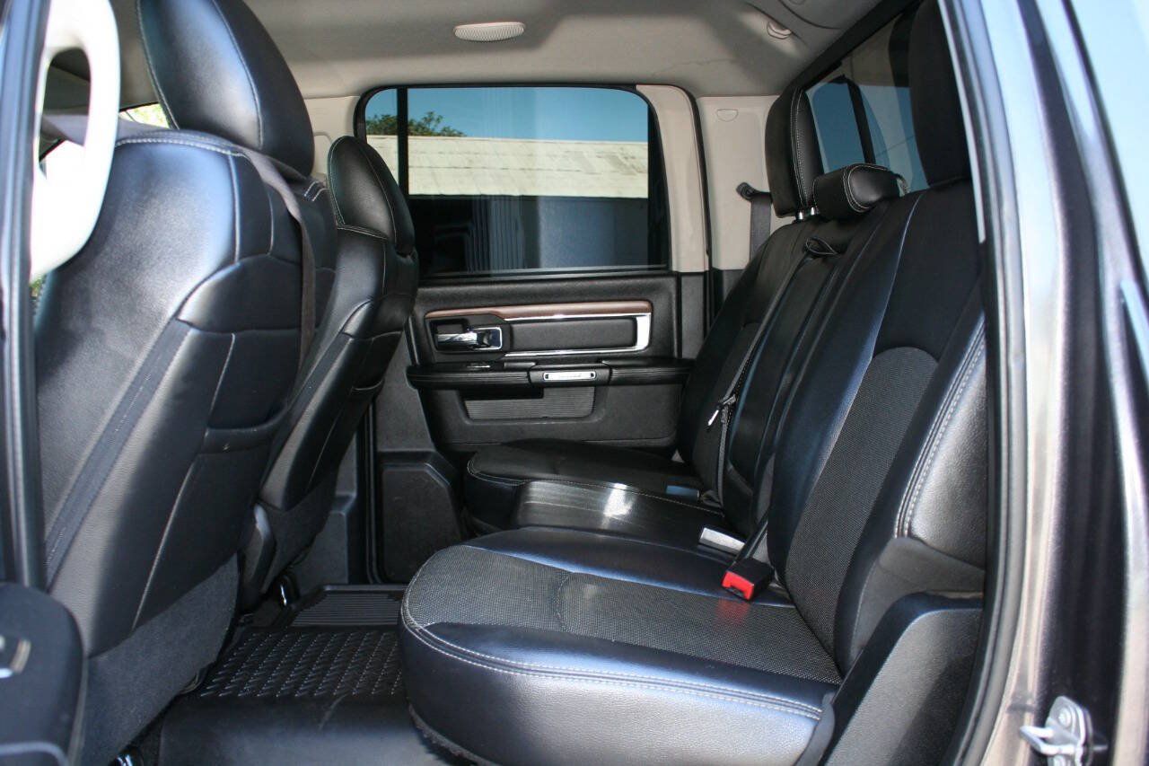 Used 2017 RAM 1500 Laramie AWD/4WD image 25