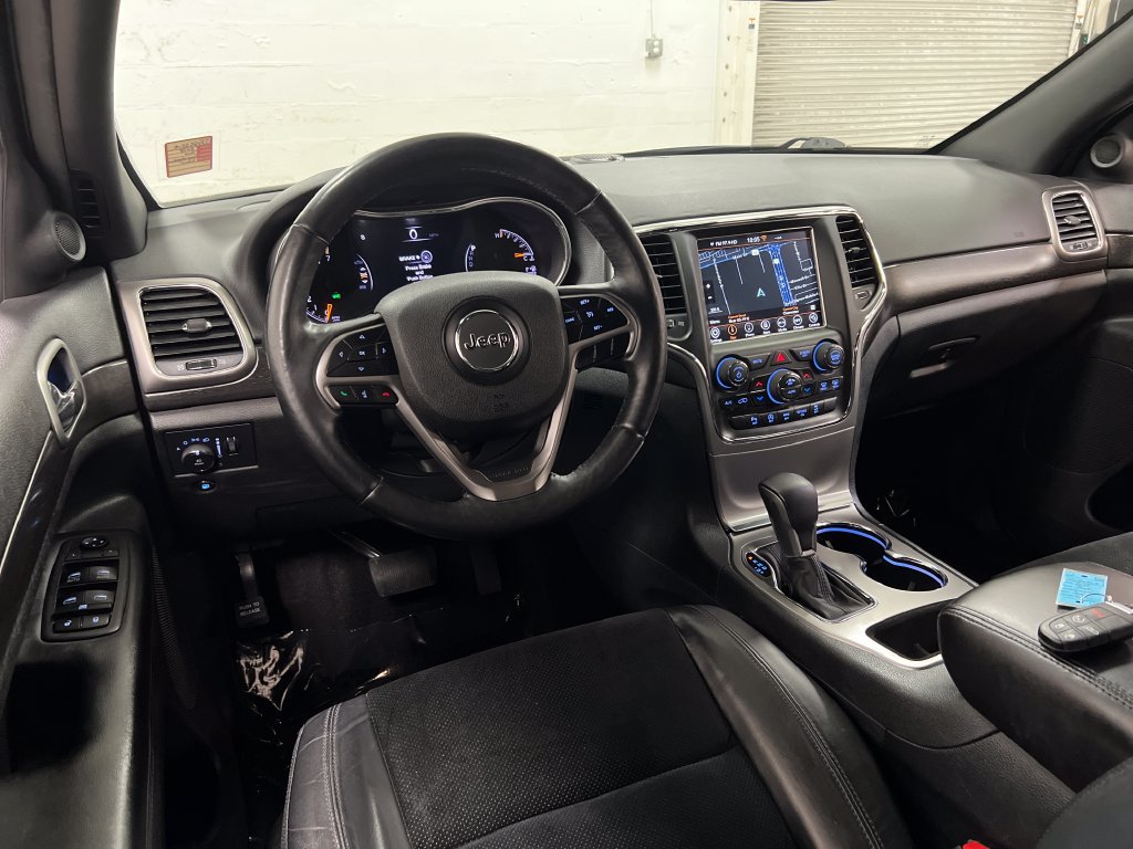 Used 2018 Jeep Grand Cherokee Laredo RWD image 13