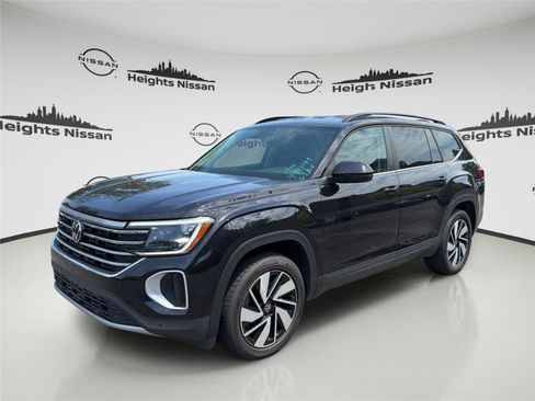 Used 2025 Volkswagen Atlas SE AWD/4WD image 1