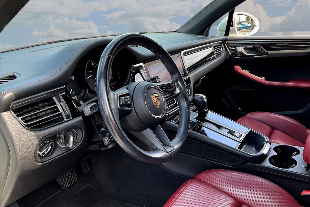 Used 2022 Porsche Macan AWD/4WD image 17