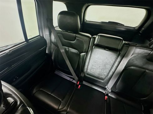 Used 2023 Jeep Grand Cherokee Overland w/ Luxury Tech Group IV image 12