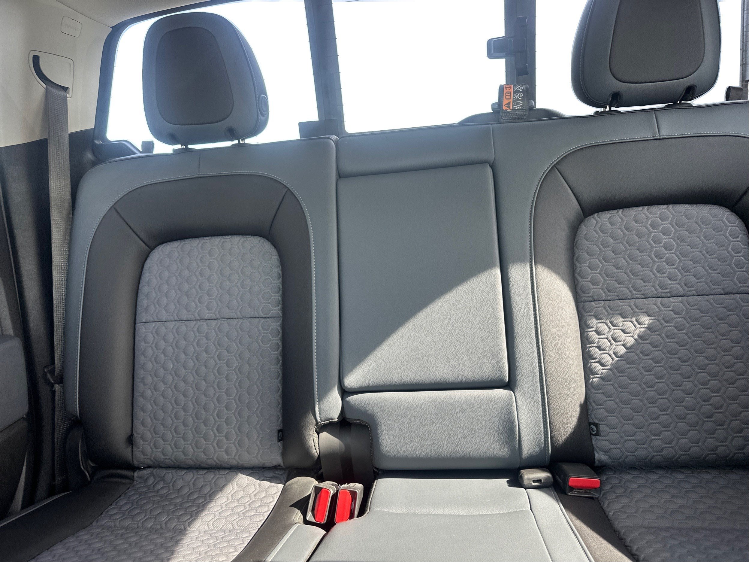 Used 2019 Chevrolet Colorado Z71 AWD/4WD image 12
