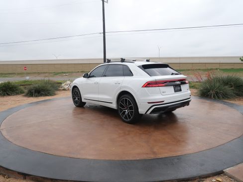 Used 2019 Audi Q8 Premium Plus w/ Premium Plus image 4