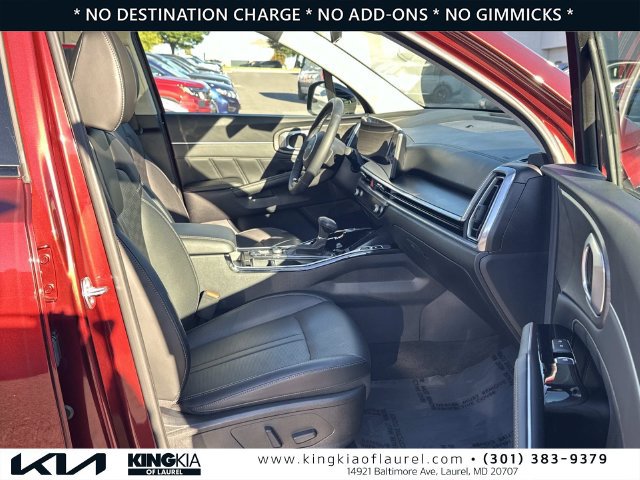 Used 2025 Kia Sorento SX AWD/4WD image 16