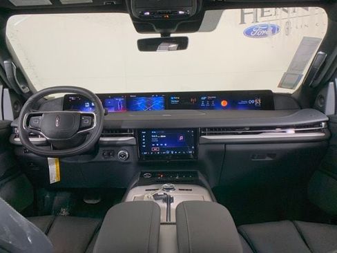 New 2025 Lincoln Navigator L Reserve w/ Jet Appearance Package image 27